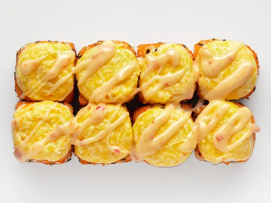 Baked roll with shrimp